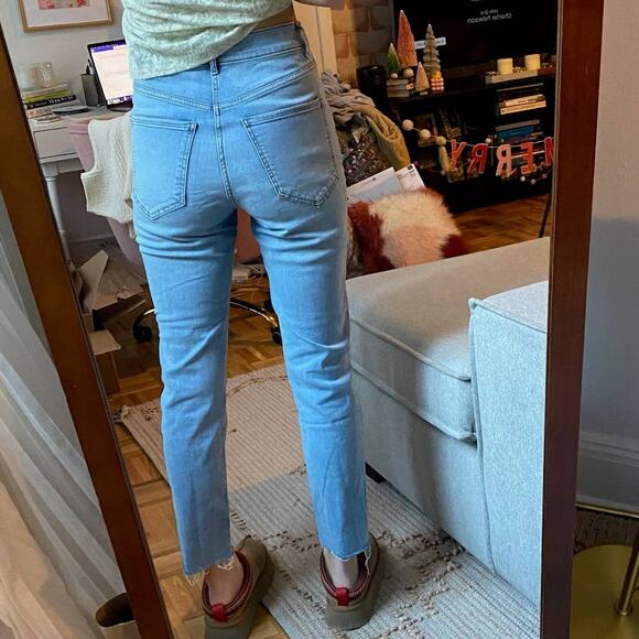 Express Slim Super High Rise Jeans Lt Wash Distressed Sz 4 - Picture 4 of 13